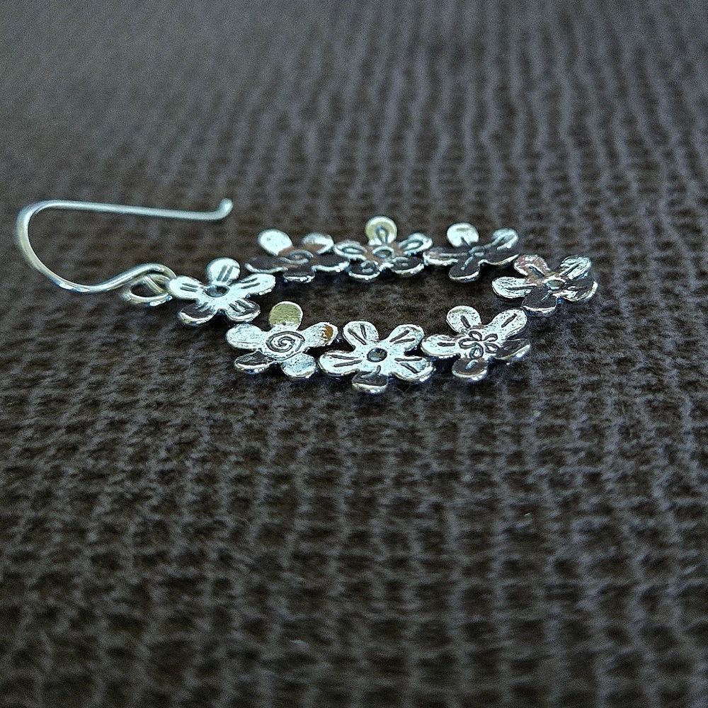 Noa Zuman Silver🤍 Floral🌸 Wreath Dangle Earrings - Picture 12 of 16